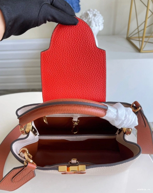WIS CAPUCINES VUITTON LOUIS BB 0723